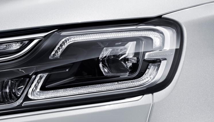 巴斯特的极致天窗工艺开元棋牌试玩遇见伟(图5)